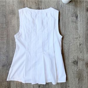 NWT Vineyard Vines white sleeveless blouse